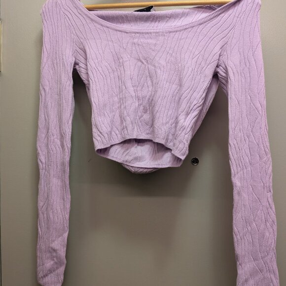Knit Hooded Crop-Top - Picture 6 of 7